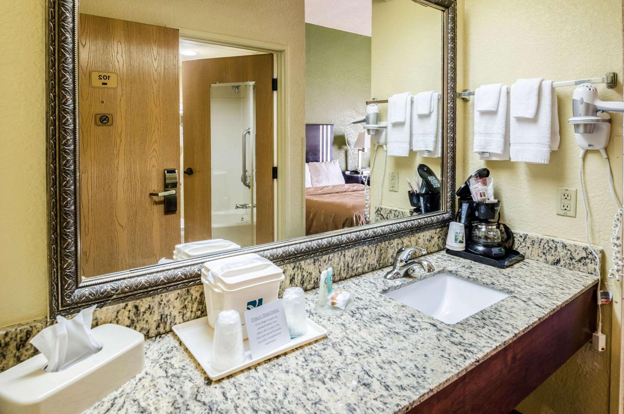 Spark By Hilton Wytheville East Main Street Esterno foto
