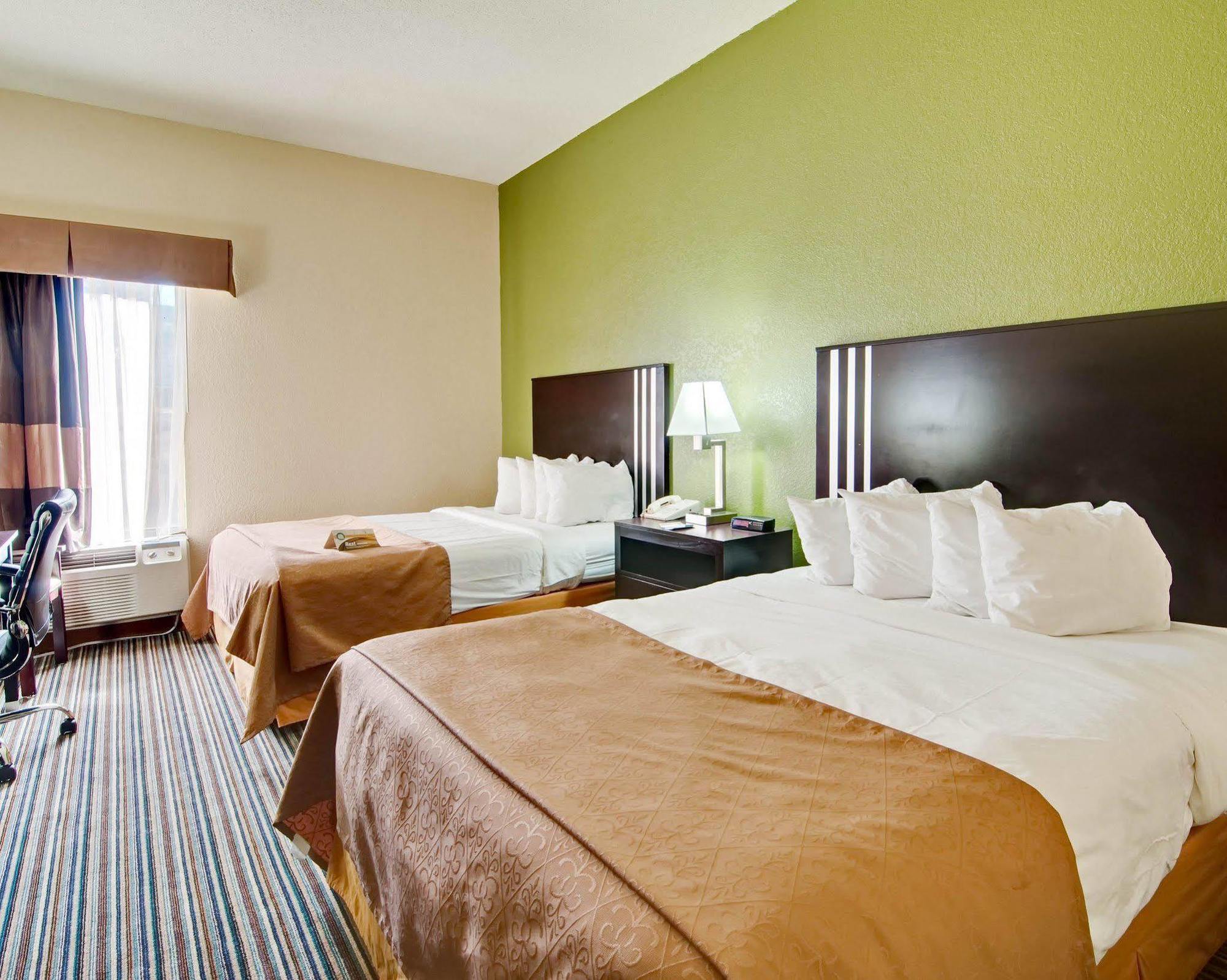 Spark By Hilton Wytheville East Main Street Esterno foto